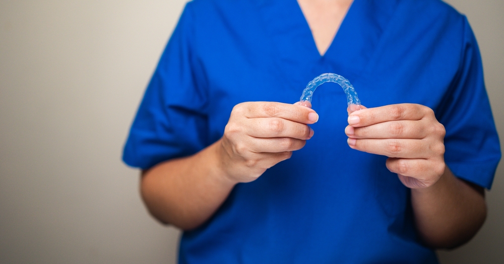 투명교정을 설명하는 사진